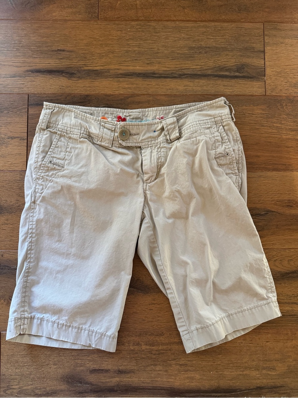 American Eagle Outfitters Light Beige Bermuda Shorts